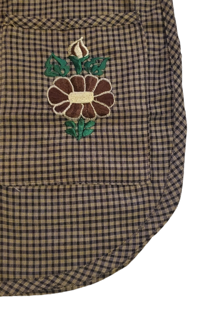 Traditional Mexican Apron for Women with Pockets and Beautiful Flower Embroidery - Mandiles para Mujer Mexicanos Mandil escapulario mandil Artesanal cobbler apron smocks - Brown